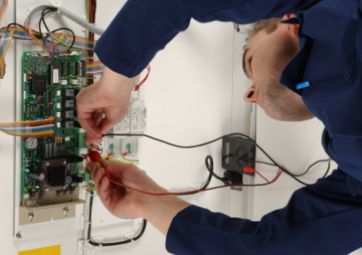 Are you a manufacturer who services, repairs or installs your products? 2 BQ Engineer web2